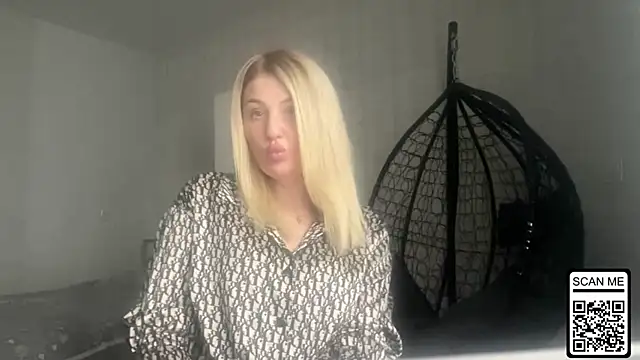 Blondie xoxoxo online show from April 18, 1:46 pm