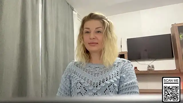 Blondie xoxoxo online show from October 10, 7:35 am