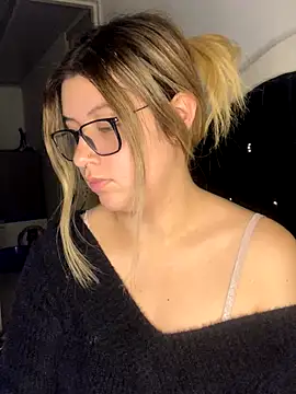 Blair Bunnyy online show from November 25, 1:08 am