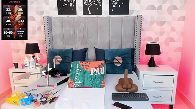 natasha moreno online show from November 15, 1:01 pm