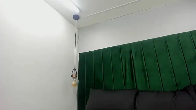 sofi Hornyy  online show from September 15, 1:41 pm