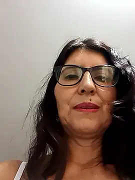 Snapshot of swity_foster chatting on October 4, 1:28 pm swity foster online show from October 4, 1:28 pm