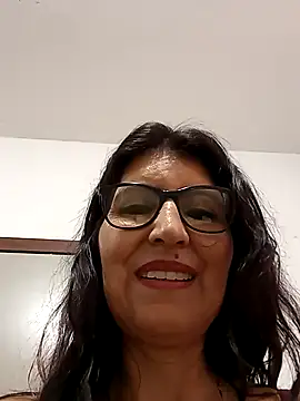 Snapshot of swity_foster chatting on October 25, 1:30 pm swity foster online show from October 25, 1:30 pm