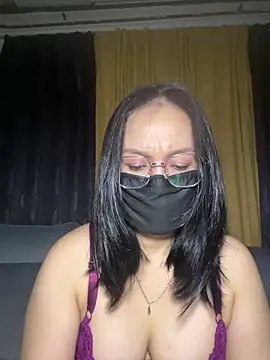 melyiaaa online show from June 2, 4:57 am