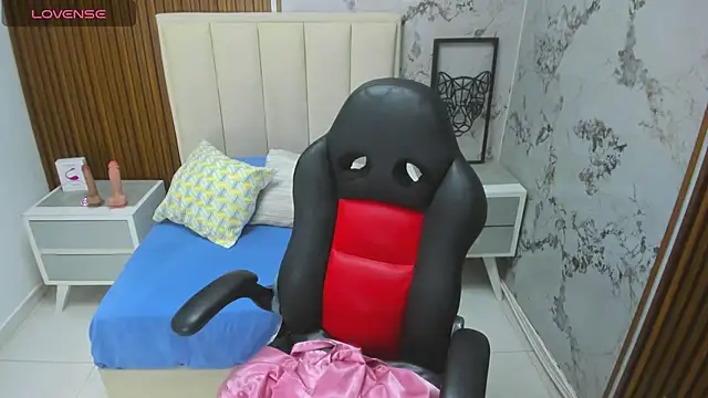 BRIHANACONOR online show from October 15, 12:19 pm