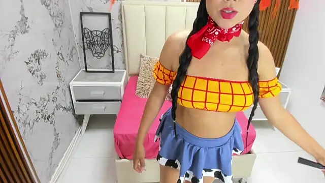 BRIHANACONOR online show from October 31, 12:42 pm