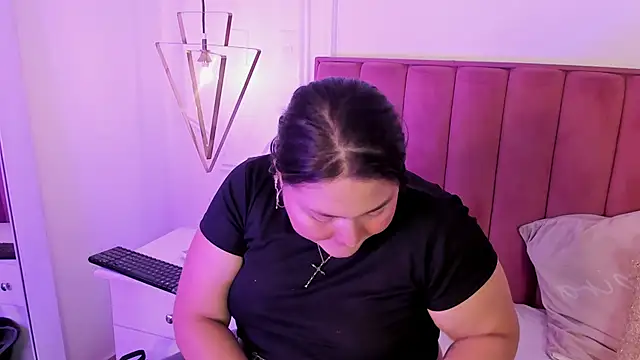 Tessa Sinclaire online show from March 2, 10:15 pm