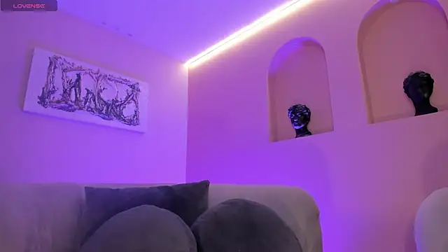 AyshelBrown online show from January 17, 4:20 am