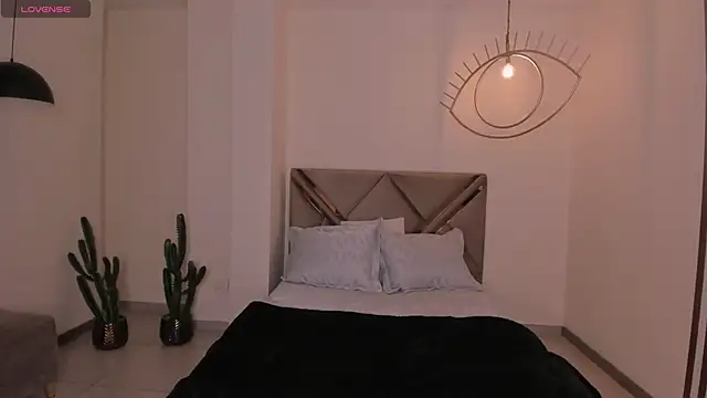 Snapshot of MilaColeman chatting on September 11, 2:12 am MilaColeman online show from September 11, 2:12 am