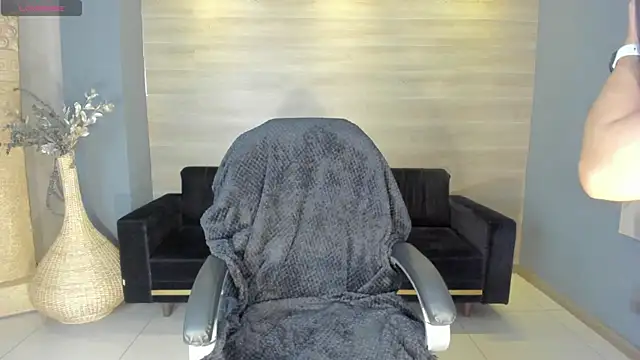 Snapshot of MilaColeman chatting on October 4, 2:28 am MilaColeman online show from October 4, 2:28 am