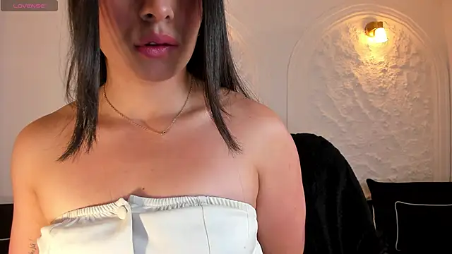 Snapshot of MilaColeman chatting on October 21, 2:04 am MilaColeman online show from October 21, 2:04 am