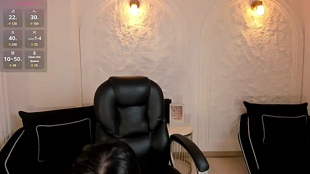 Snapshot of MilaColeman chatting on October 22, 2:16 am MilaColeman online show from October 22, 2:16 am