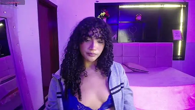 emiily smith1 online show from October 2, 7:30 pm