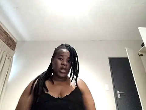 Queenbee7979 online show from October 2, 7:24 am