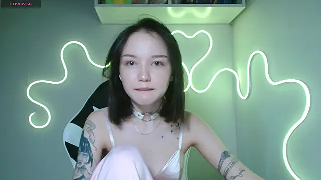 DemiWildcat online show from October 14, 10:40 am