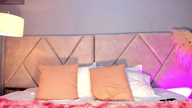 EvaForbss online show from October 22, 7:30 pm