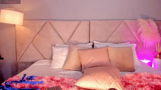 EvaForbss online show from October 14, 7:49 pm