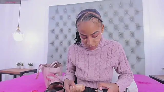 Snapshot of aaliyah_beller chatting on October 27, 8:36 pm aaliyah beller online show from October 27, 8:36 pm