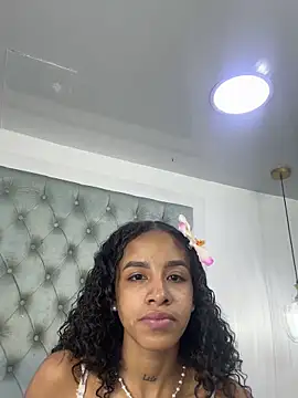 Snapshot of aaliyah_beller chatting on September 24, 7:46 pm aaliyah beller online show from September 24, 7:46 pm