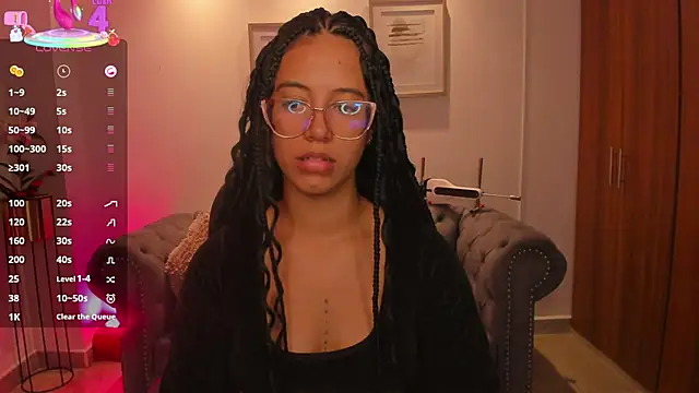 Snapshot of raven_stonee chatting on October 24, 3:46 am raven stonee online show from October 24, 3:46 am