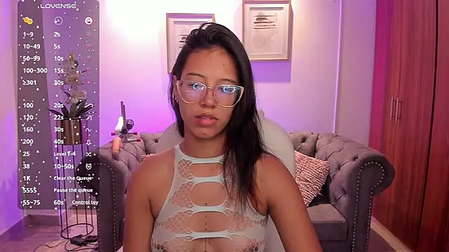 Snapshot of raven_stonee chatting on October 4, 3:23 am raven stonee online show from October 4, 3:23 am