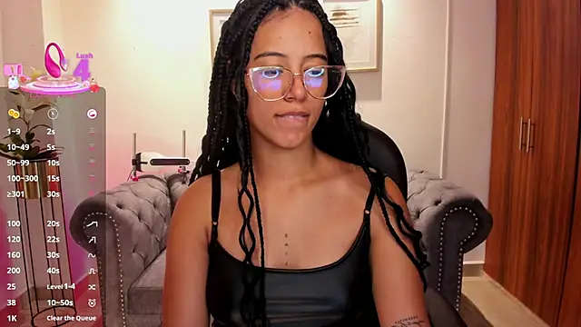 Snapshot of raven_stonee chatting on October 31, 3:08 am raven stonee online show from October 31, 3:08 am