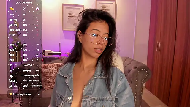 Snapshot of raven_stonee chatting on October 7, 3:44 am raven stonee online show from October 7, 3:44 am