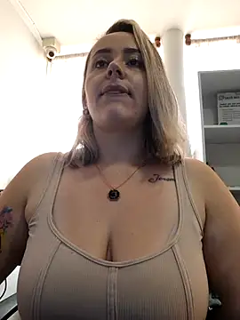 Snapshot of CurvyLust_x chatting on September 19, 3:11 pm CurvyLust x online show from September 19, 3:11 pm