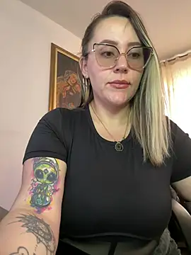 CurvyLust x online show from May 14, 4:35 pm