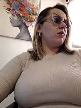 CurvyLust x online show from November 19, 4:40 pm