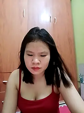 emyeuhss online show from September 10, 1:44 pm