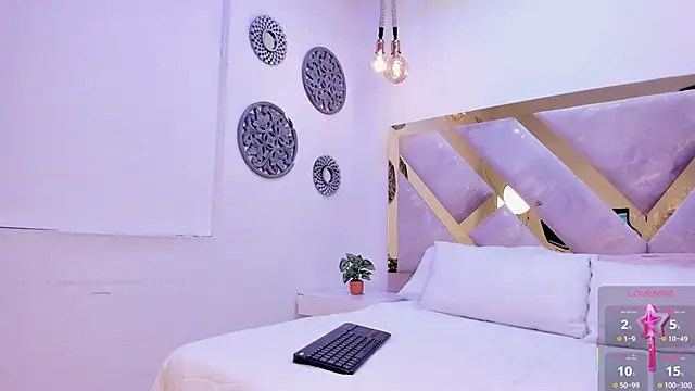 Snapshot of Marianee_Rousse chatting on September 21, 10:41 pm Marianee Rousse online show from September 21, 10:41 pm