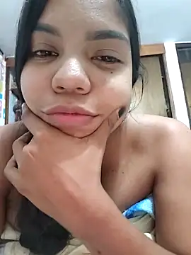 Snapshot of CloeeHills_ chatting on October 16, 3:09 am CloeeHills  online show from October 16, 3:09 am