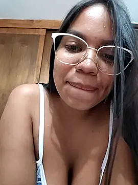 Snapshot of CloeeHills_ chatting on October 1, 4:28 am CloeeHills  online show from October 1, 4:28 am