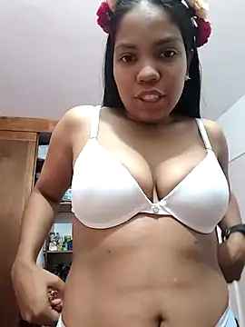 Snapshot of CloeeHills_ chatting on October 22, 4:34 pm CloeeHills  online show from October 22, 4:34 pm