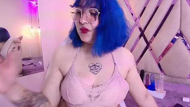 Snapshot of Lilith_curvy chatting on October 10, 3:33 am Lilith curvy online show from October 10, 3:33 am