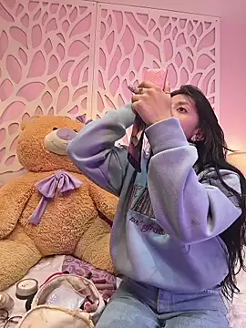 VioletxBloom online show from March 2, 9:31 pm