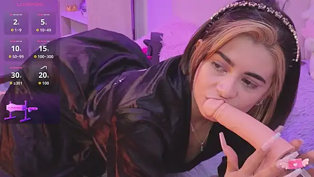 bella thixx online show from April 8, 3:30 am