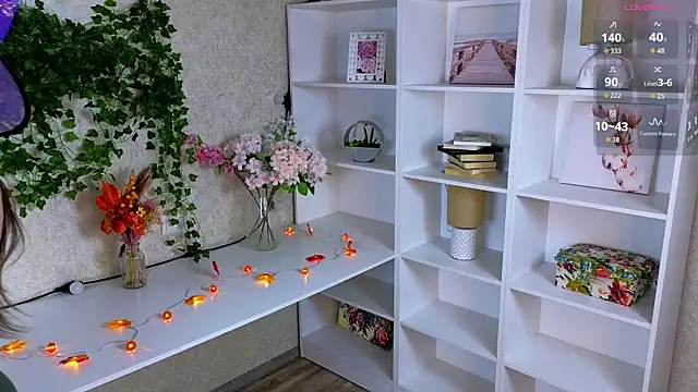 Snapshot of TraciMyntti chatting on October 15, 1:08 am TraciMyntti online show from October 15, 1:08 am