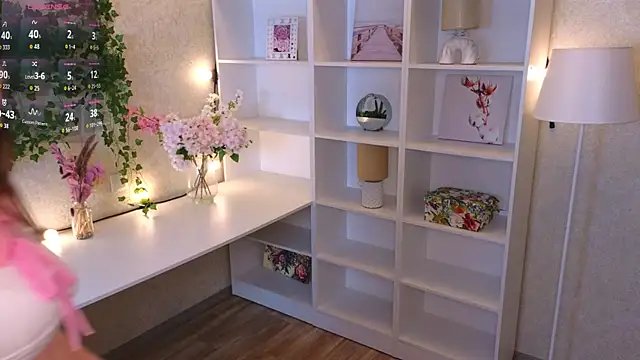 Snapshot of TraciMyntti chatting on September 25, 1:37 am TraciMyntti online show from September 25, 1:37 am