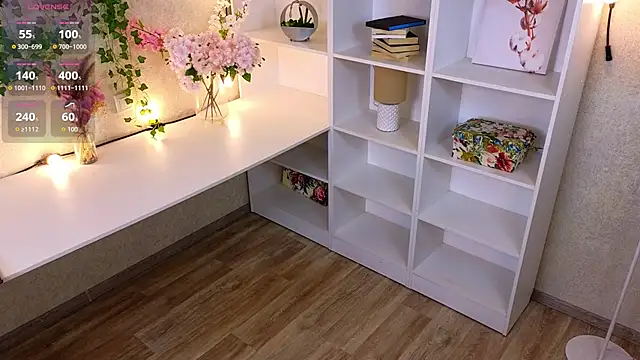 Snapshot of TraciMyntti chatting on October 3, 1:54 am TraciMyntti online show from October 3, 1:54 am