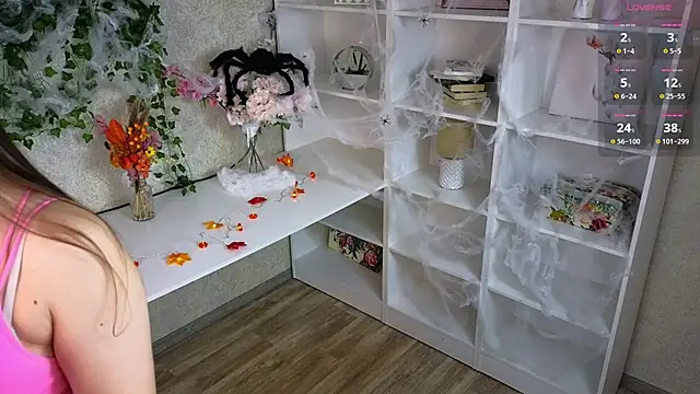 Snapshot of TraciMyntti chatting on October 17, 1:20 am TraciMyntti online show from October 17, 1:20 am