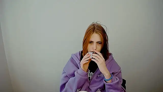 Snapshot of GuessMe___ chatting on October 18, 7:11 am GuessMe online show from October 18, 7:11 am