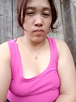 Snapshot of miumiu_00 chatting on October 4, 10:10 am miumiu 00 online show from October 4, 10:10 am