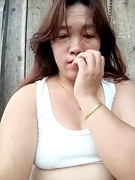 Snapshot of miumiu_00 chatting on October 9, 3:32 am miumiu 00 online show from October 9, 3:32 am