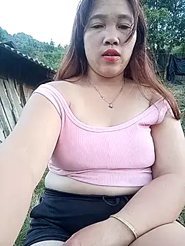 Snapshot of miumiu_00 chatting on October 5, 10:31 am miumiu 00 online show from October 5, 10:31 am