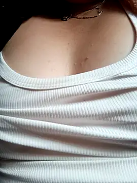 Snapshot of miumiu_00 chatting on October 24, 5:25 am miumiu 00 online show from October 24, 5:25 am