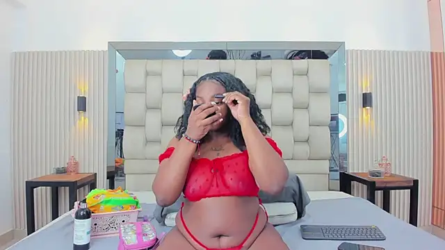 nahomye teylor online show from September 20, 3:27 am