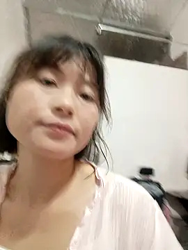 linda bae00 online show from May 8, 1:42 am