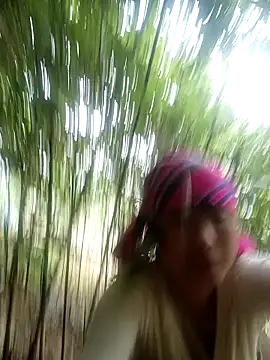 linda bae00 online show from March 12, 7:00 am